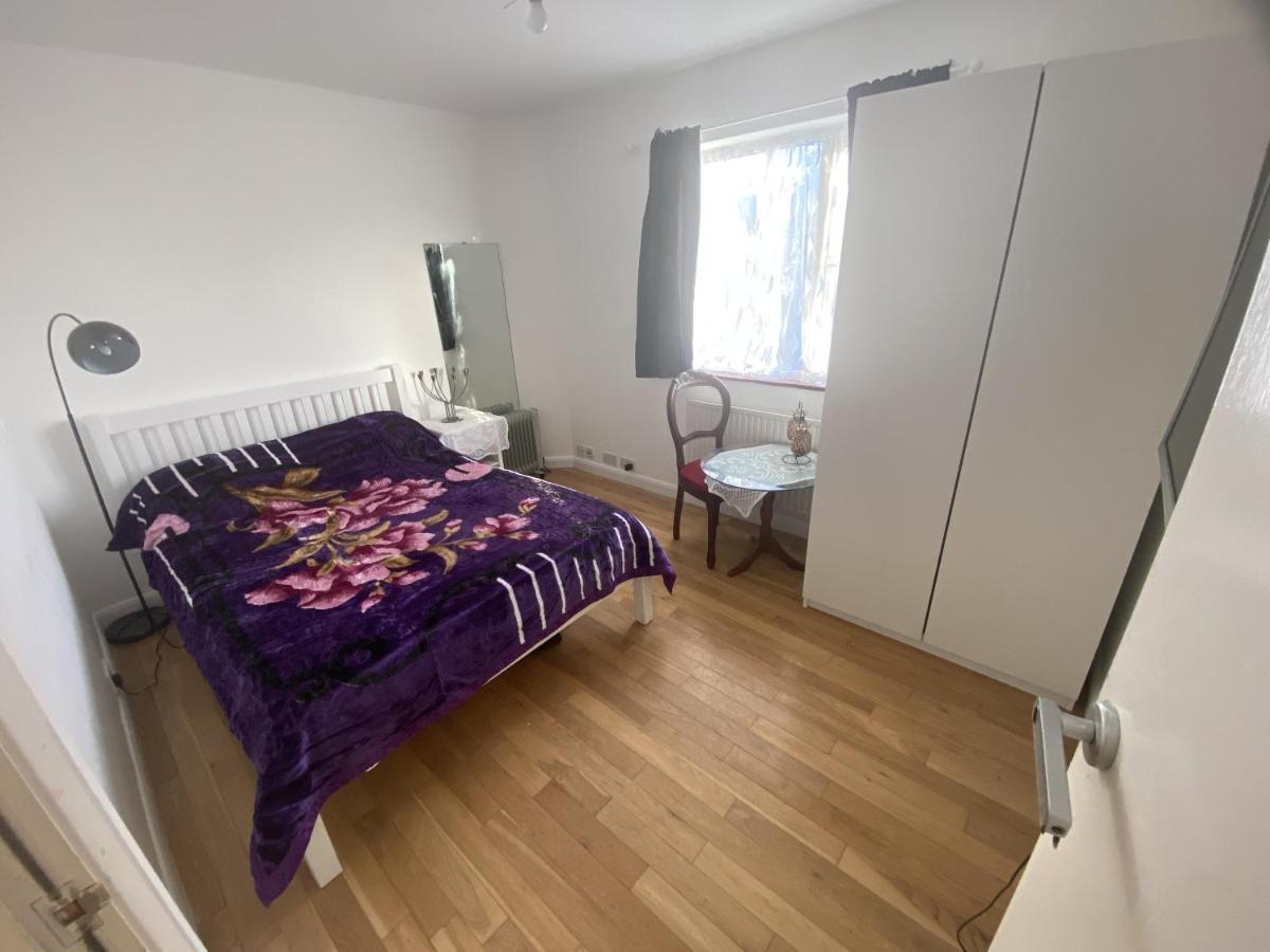 Art Double Bed Room Edgware Luaran gambar