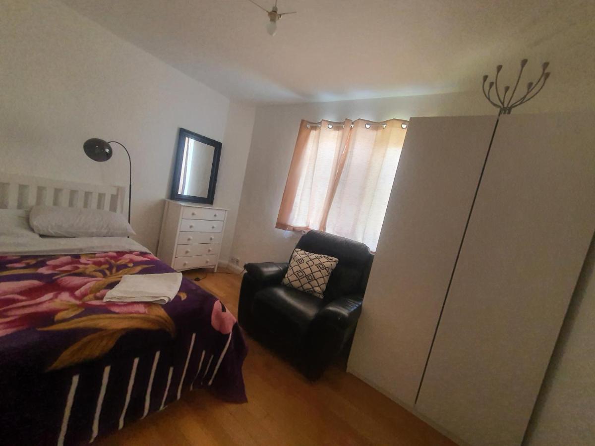 Art Double Bed Room Edgware Luaran gambar